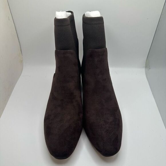 CUSHIONAIRE Women's Romi block heel stretch boot with Memory Foam Padding 8 BROW - Picture 2 of 7